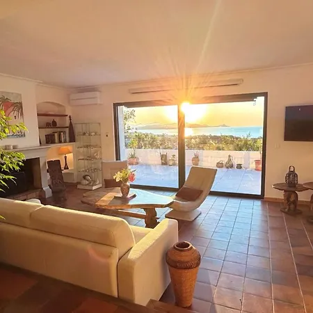 With Sea View And Swimming Pool In St-aygulf Ferienhaus