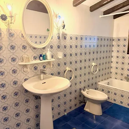With Sea View And Swimming Pool In St-aygulf בית נופש Fréjus